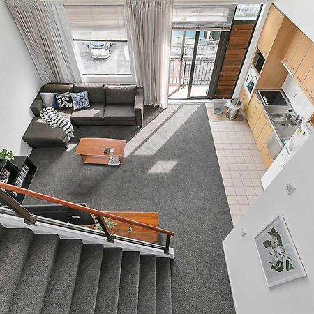 Roomy High-Ceiling Loft Apartment - Free Parking! 오클랜드 외부 사진