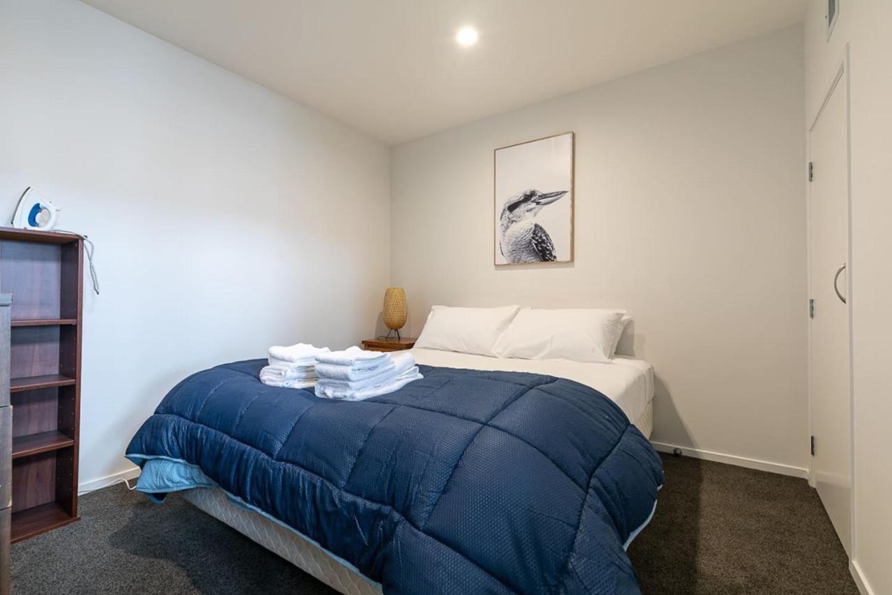 Roomy High-Ceiling Loft Apartment - Free Parking! 오클랜드 외부 사진
